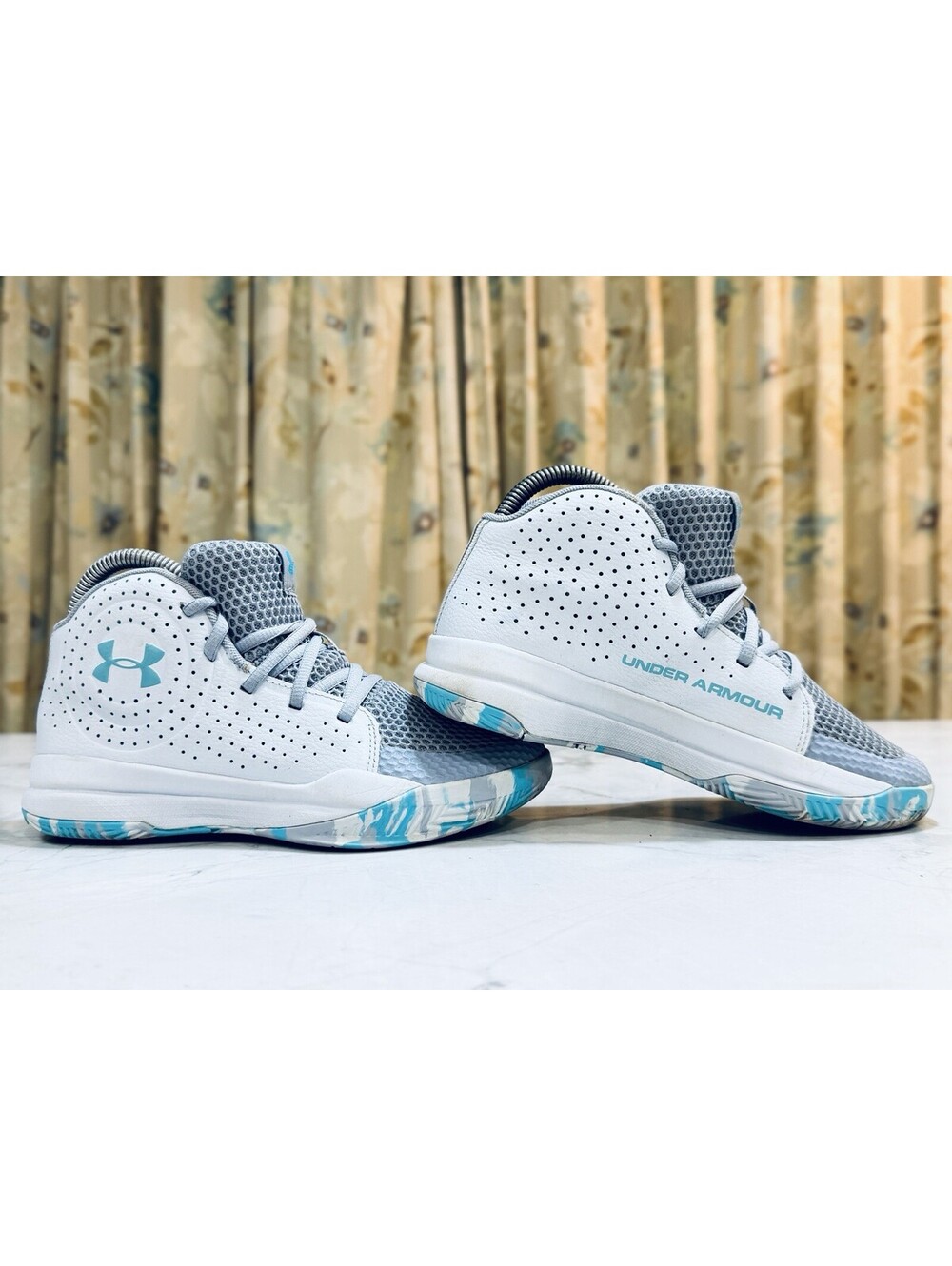 Under Armour Jet 2019 Basketball Shoes Gray Aqua Youth 4Y 3022121-401